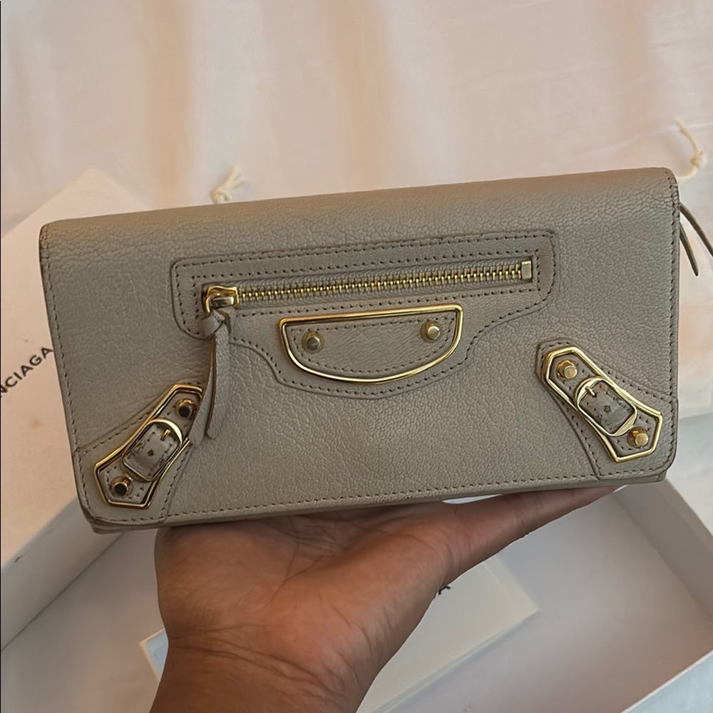 Balenciaga Beige Leather Wallet - Picture 2 of 11